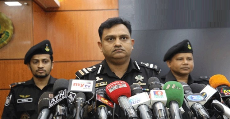 এনআইডি ও ফোন নম্বর ছাড়া যাত্রী নেওয়া ঝুঁকিপূর্ণ: র‌্যাব
