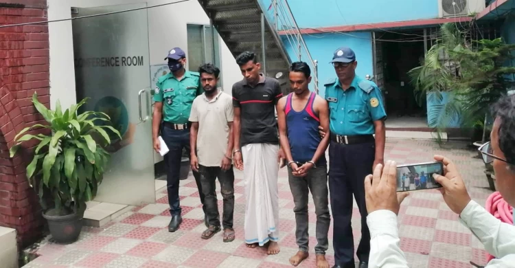 বড় বোন প্রেমের প্রস্তাব প্রত্যাখ্যান করায় ছোট বোনকে অপহরণ