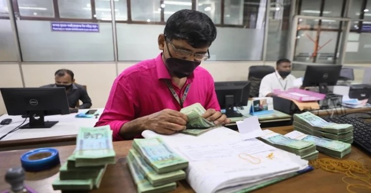 ব্যাংকে কোটি টাকা রয়েছে এক লাখ ৮ হাজার ৪৫৭ জনের