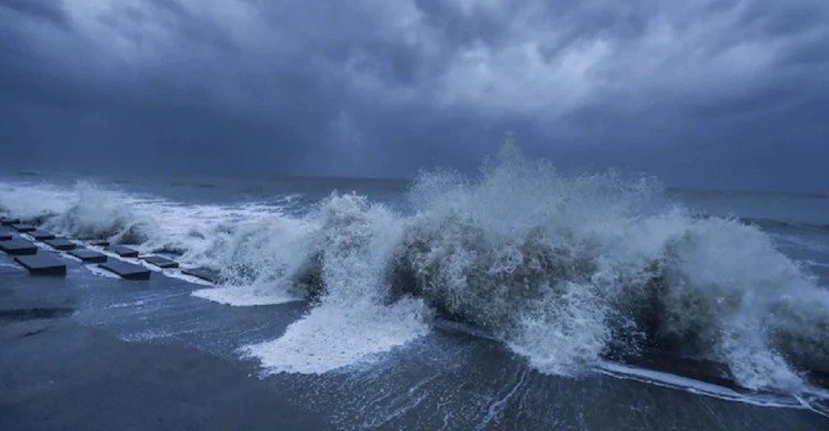উপকূলীয় ১৫ জেলায় জলোচ্ছ্বাসের শঙ্কা