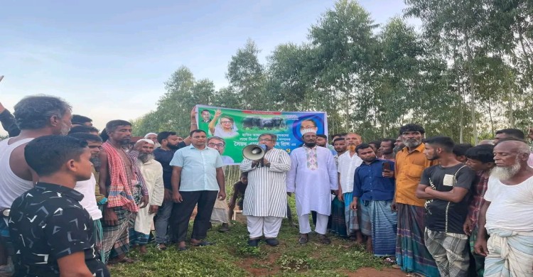 হালুয়াঘাটে বণ্যহাতির আক্রমনে ক্ষতিগ্রস্ত গ্রাম পরিদর্শন করলেন বিএনপির নেতা প্রিন্স