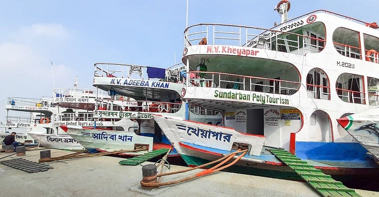 সিত্রাংয়ের বিপদ কেটে যাওয়ায় ২২ ঘণ্টা পর চলছে নৌযান