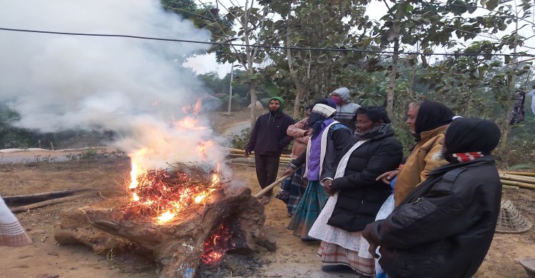 খাগড়াছড়ির দূর্গম পাহাড়ে তীব্র শীতে কাঁপছে মানুষ