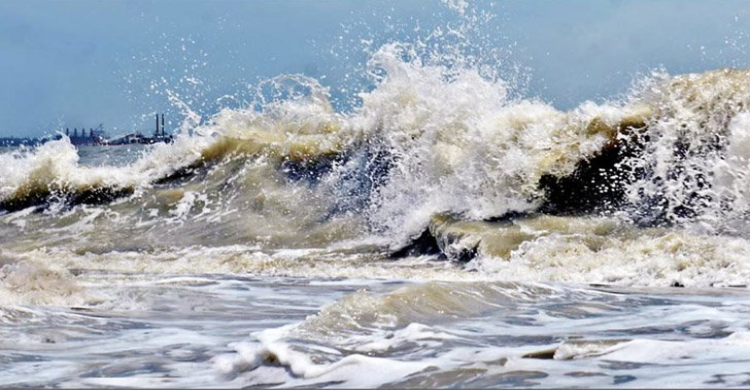 বঙ্গোপসাগরে লঘুচাপ, আরও ঘণীভূত হওয়ার শঙ্কা