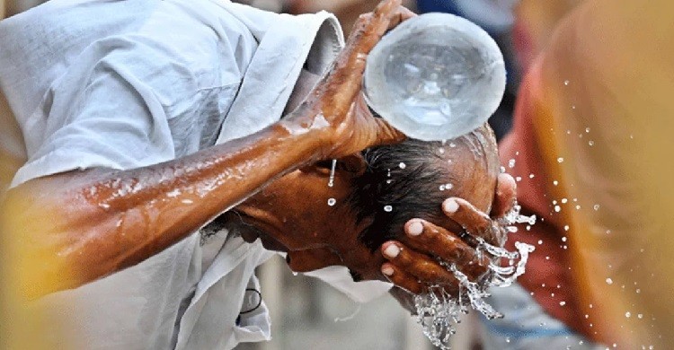 অসহনীয় তাপমাত্রা ভোগাবে আরও, ৪৫ ডিগ্রি ছুঁতে পারে