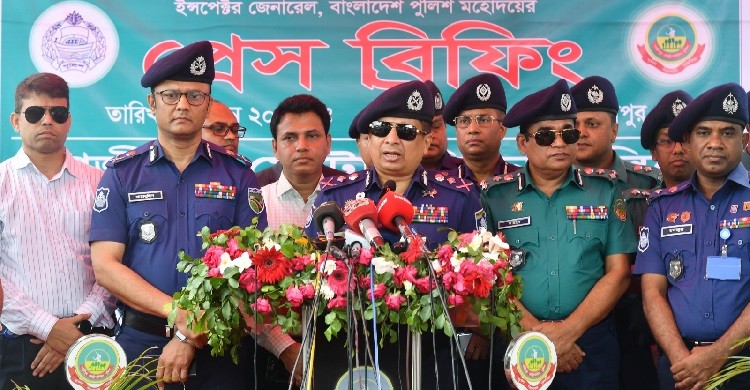 সুনির্দিষ্ট অভিযোগ ছাড়া পশুবাহী পরিবহন থামালে কঠোর ব্যবস্থা: আইজিপি