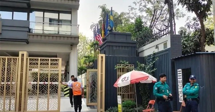 ইউরোপীয় ইউনিয়নের রাষ্ট্রদূতের বাসভবনে চা চক্রে ১২ দেশের কূটনীতিক