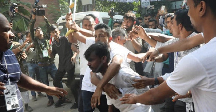 হিরো আলমকে মারধর: আটক ৪, পুলিশ হেফাজতে ১০-১৫ জন