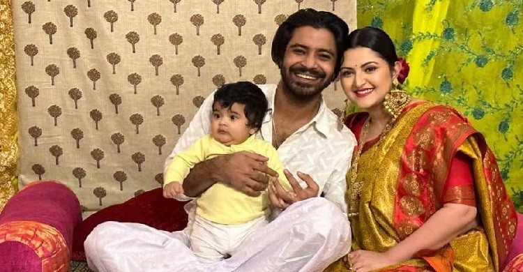 পরীমণিকে ১০০ কোটি চুমু পাঠিয়েছেন রাজ