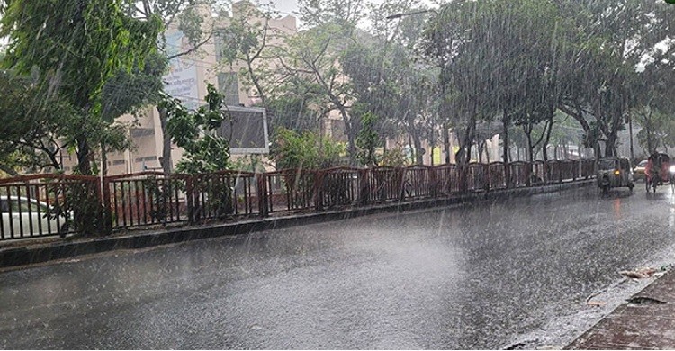 রাজধানীতে স্বস্তির বৃষ্টি