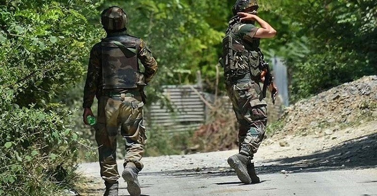 জম্মু-কাশ্মীরে সশস্ত্র গোষ্ঠীর হামলা, ৩ ভারতীয় সেনা নিহত