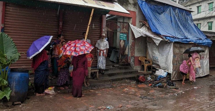 আশুলিয়ায় গ্যাস লিকেজের আগুনে নারীসহ ৪ জন দগ্ধ
