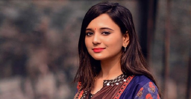 অভিনেত্রী সাবিলা নূর ইউনিভার্সেল হাসপাতালে ভর্তি