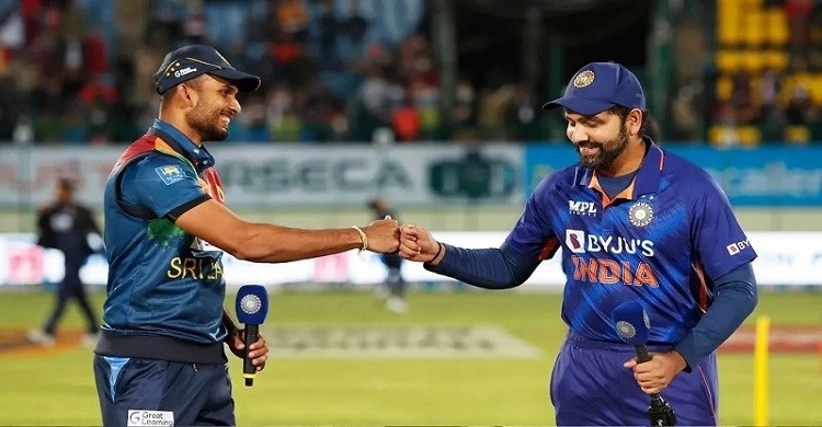 ফাইনালে টসে জিতে ভারতের বিপক্ষে ব্যাটিংয়ে শ্রীলংকা