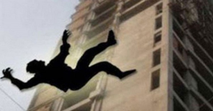 রাজধানীতে ভবন থেকে পড়ে যুবকের মৃত্যু