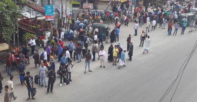 গণপরিবহন সংকটে রাজধানী, যাত্রীদের দুর্ভোগ