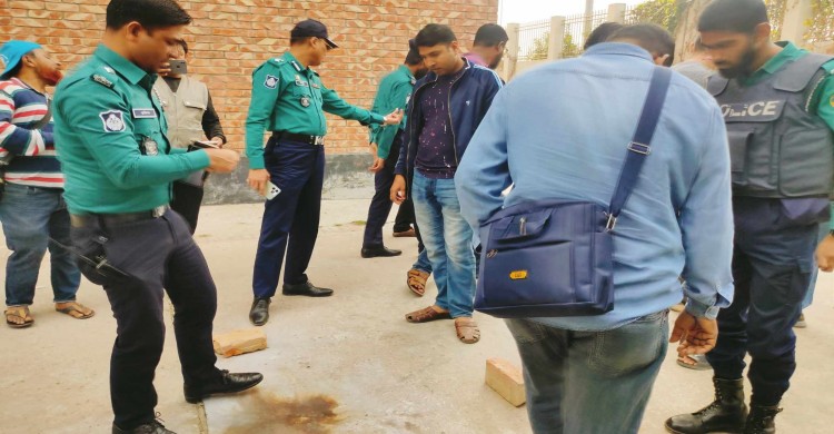 রাজশাহীতে আদালত চত্বরে ককটেল বিস্ফোরণ