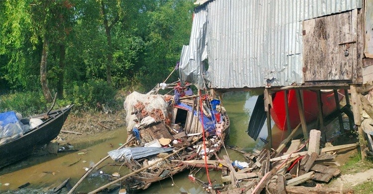 পটুয়াখালীতে ট্রলারে গ্যাস সিলিন্ডার বিস্ফোরণে দগ্ধ ২