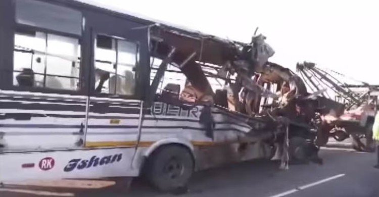 আসামে বাস-ট্রাক মুখোমুখি সংঘর্ষ, নিহত ১৪