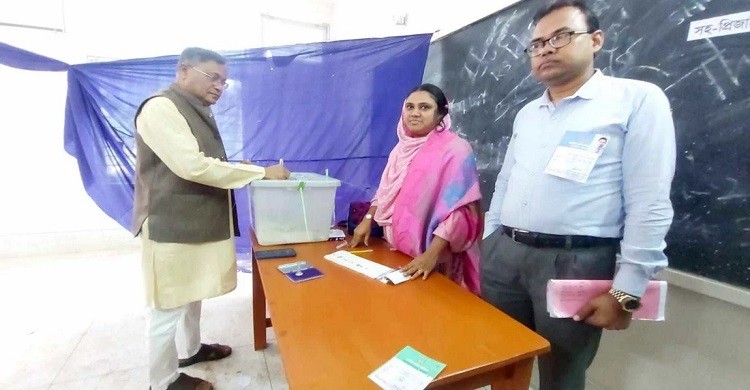 ‘বিএনপি-জামায়াতের অপচেষ্টা সত্ত্বেও ভোট উৎসব চলছে’