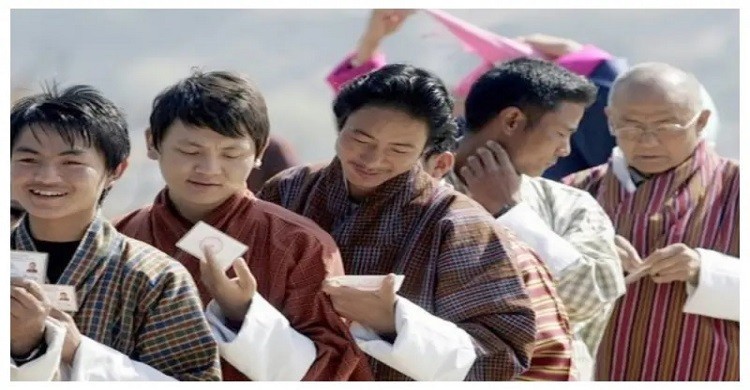 ভুটানে নির্বাচনে জিতেছে শেরিং তোবগের দল