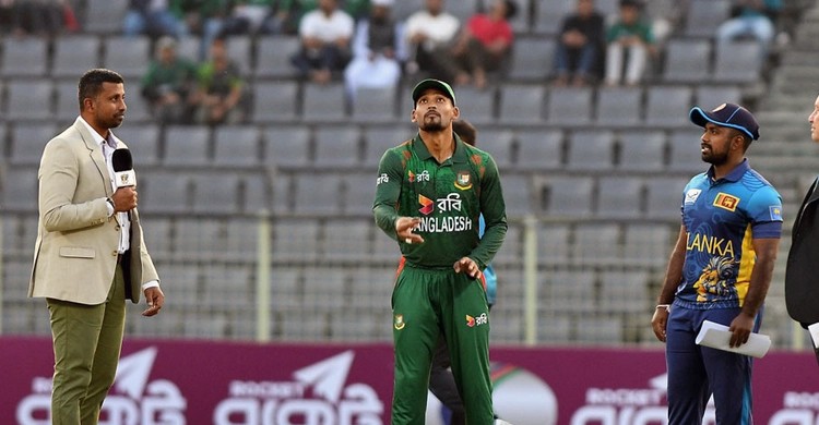 টস জিতে বোলিংয়ে  বাংলাদেশ