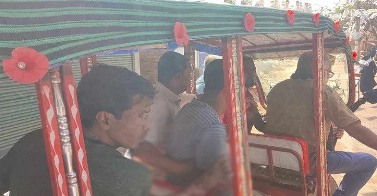 কুমিল্লায় ভোটকেন্দ্রের বাইরে গোলাগুলি, আহত ২