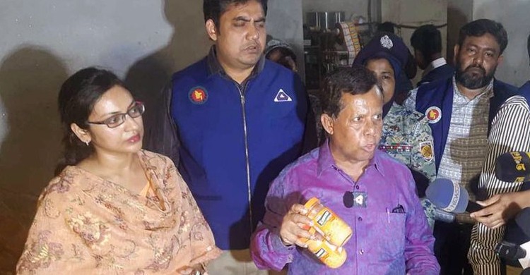 নকল পণ্যের কারখানায় বিএসটিআই-এর অভিযান, মালিক আটক