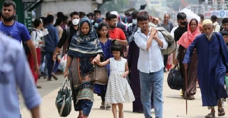 ঈদের ছুটি শেষে ঢাকায় ফিরছে কর্মজীবীরা