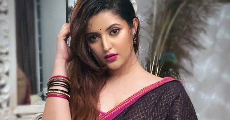 পরীমণিকে আদালতে হাজির হতে সমন জারি
