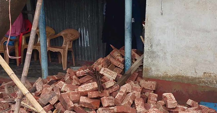 নরসিংদীতে ইটের চাপায় স্বামী-স্ত্রীর মৃত্যু