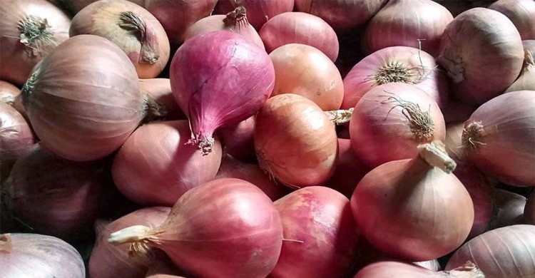 কোরবানির আগে বেড়েছে পেঁয়াজের দাম