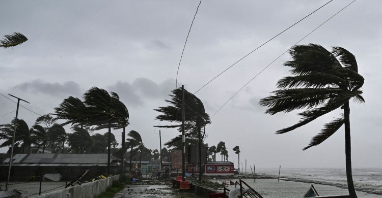 সন্ধ্যার মধ্যে ৮ অঞ্চলে ঝড়-বৃষ্টির পূর্বাভাস