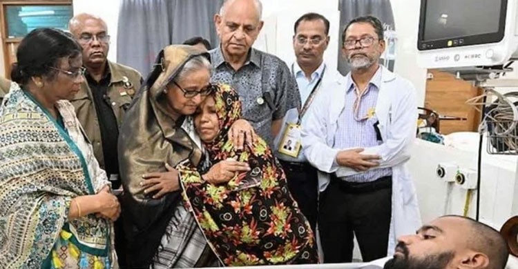 সহিংসতায় আহতদের দেখতে সোহরাওয়ার্দী মেডিকেলে প্রধানমন্ত্রী