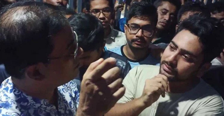 বিআইডব্লিউটিএ কার্যালয়ে তথ্য উপদেষ্টা নাহিদ