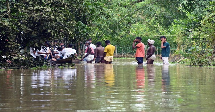 বন্যায় মৃতের সংখ্যা বেড়ে ৭১