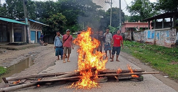 রাঙামাটিতে চলছে ৭২ ঘণ্টার সড়ক ও নৌপথ অবরোধ