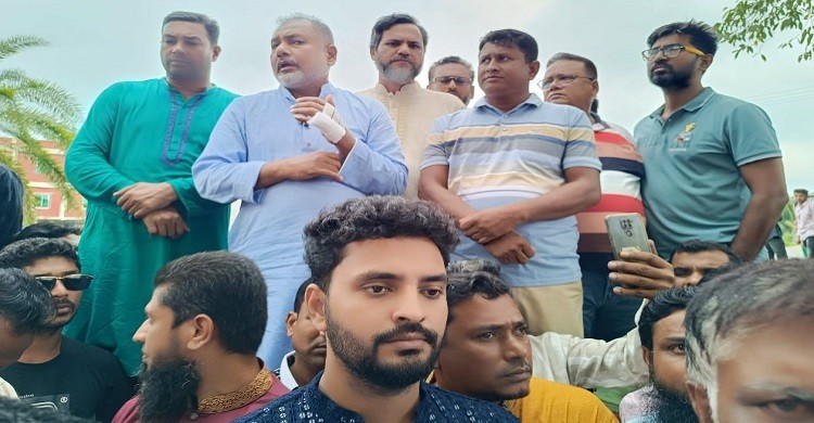 শেখ হাসিনার ১৭ বছরের সকল অপকর্মের বিচার করতে হবে : জিলানী