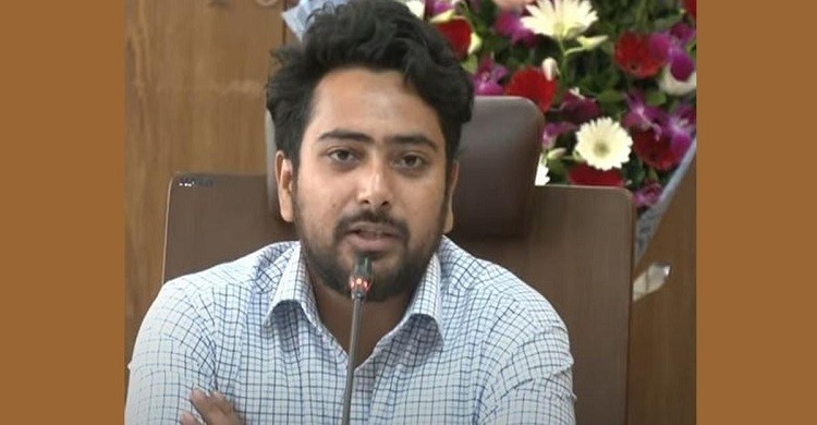 রাজনৈতিক দলগুলোর সাথে আলোচনা চলছে: তথ্য উপদেষ্টা