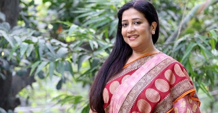 ছদ্মবেশে পালাতে গিয়ে বিমানবন্দরে অভিনেত্রী সুবর্ণা মুস্তাফা আটক