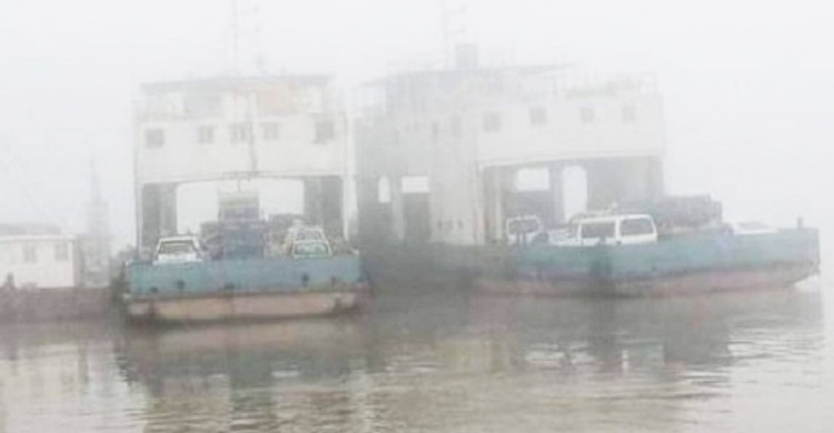পাটুরিয়া-দৌলতদিয়া রুটে ফেরি চলাচল বন্ধ