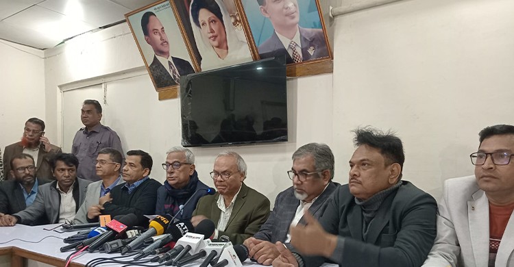 পাঠ্যবইয়ে জিয়াউর রহমানকে খাটো করে তুলে ধরা হয়েছে: রিজভী