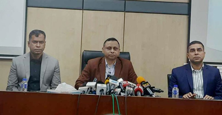 অপরাধী গ্রেপ্তারে কোনো রক্তচক্ষুকে ভয় পাই না: ডিবিপ্রধান