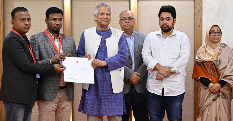 জুলাই গণ-অভ্যুত্থানে আহত ও শহীদ পরিবারকে রাষ্ট্রীয়ভাবে আর্থিক সহায়তা প্রদান শুরু