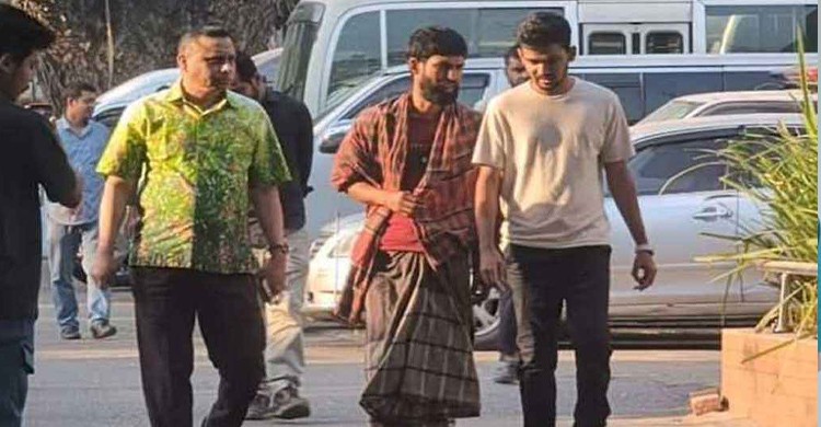 ডিবি অফিস থেকে আরমান মামাকে ছাড়িয়া নেন উপদেষ্টা আসিফ