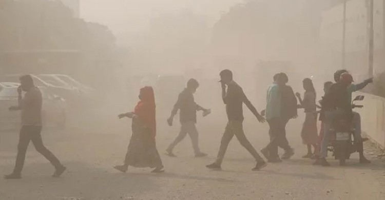 বায়ুদূষণের তালিকায় দ্বিতীয় অবস্থানে ঢাকা