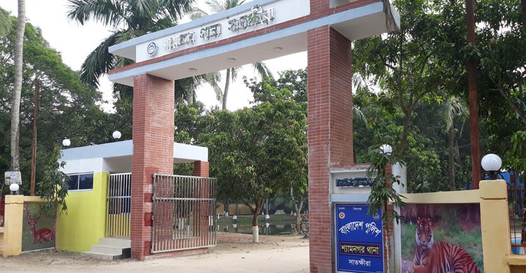 শ্যামনগরে মাদার নদীর চরে গাছে ঝুলন্ত যুবকের মরদেহ উদ্ধার