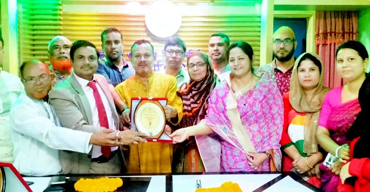 জামালপুরে ক্ষুদ্র ও কুটির শিল্প কেন্দ্রীয় সংস্কার কমিটির আহবায়ককে সংবর্ধনা