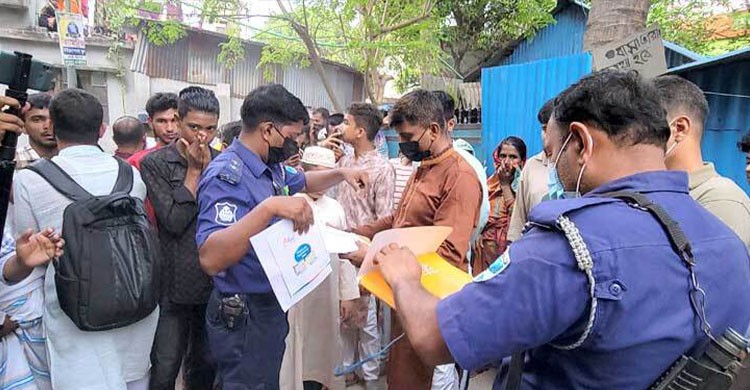 নারায়ণগঞ্জের পুকুরপাড় থেকে দুই নারী এক শিশুর বস্তা বন্দী মরদেহ উদ্ধার