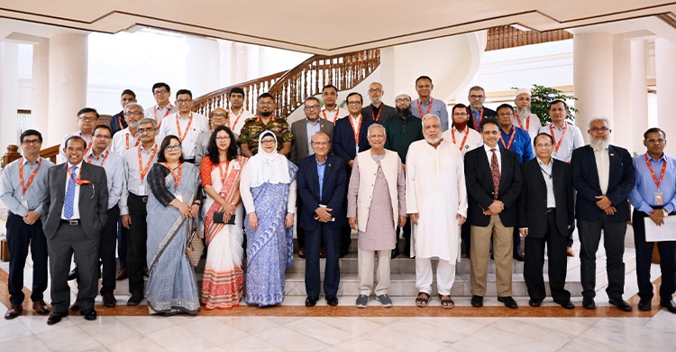ঈদ উৎসব ঝামেলামুক্ত হওয়ায় কর্মকর্তাদের প্রধান উপদেষ্টার ধন্যবাদ